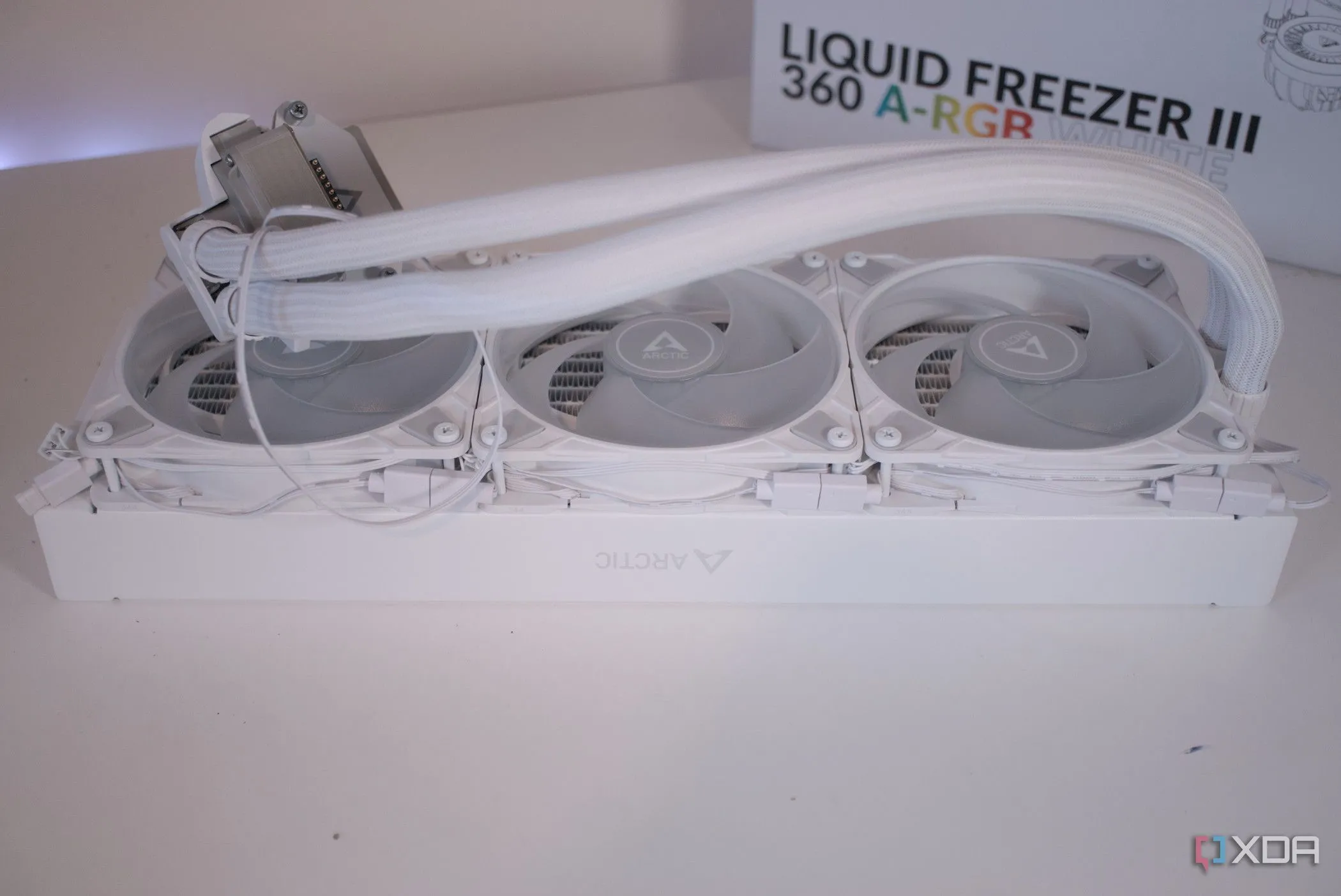 Hệ thống tản nhiệt nước Arctic Liquid Freezer III 360 A-RGB với đèn LED