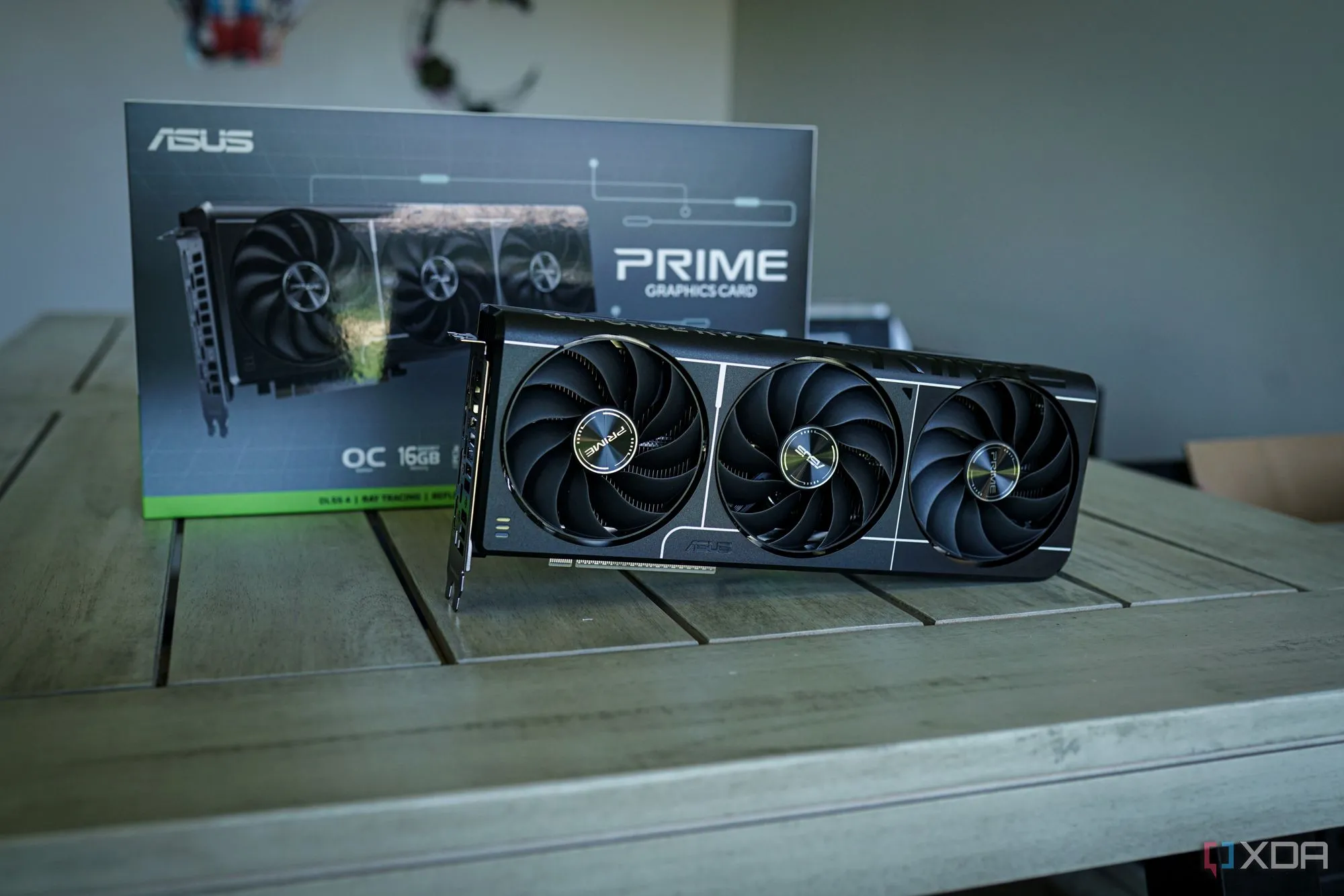 Hình ảnh cận cảnh card đồ họa Nvidia RTX 5060 Ti