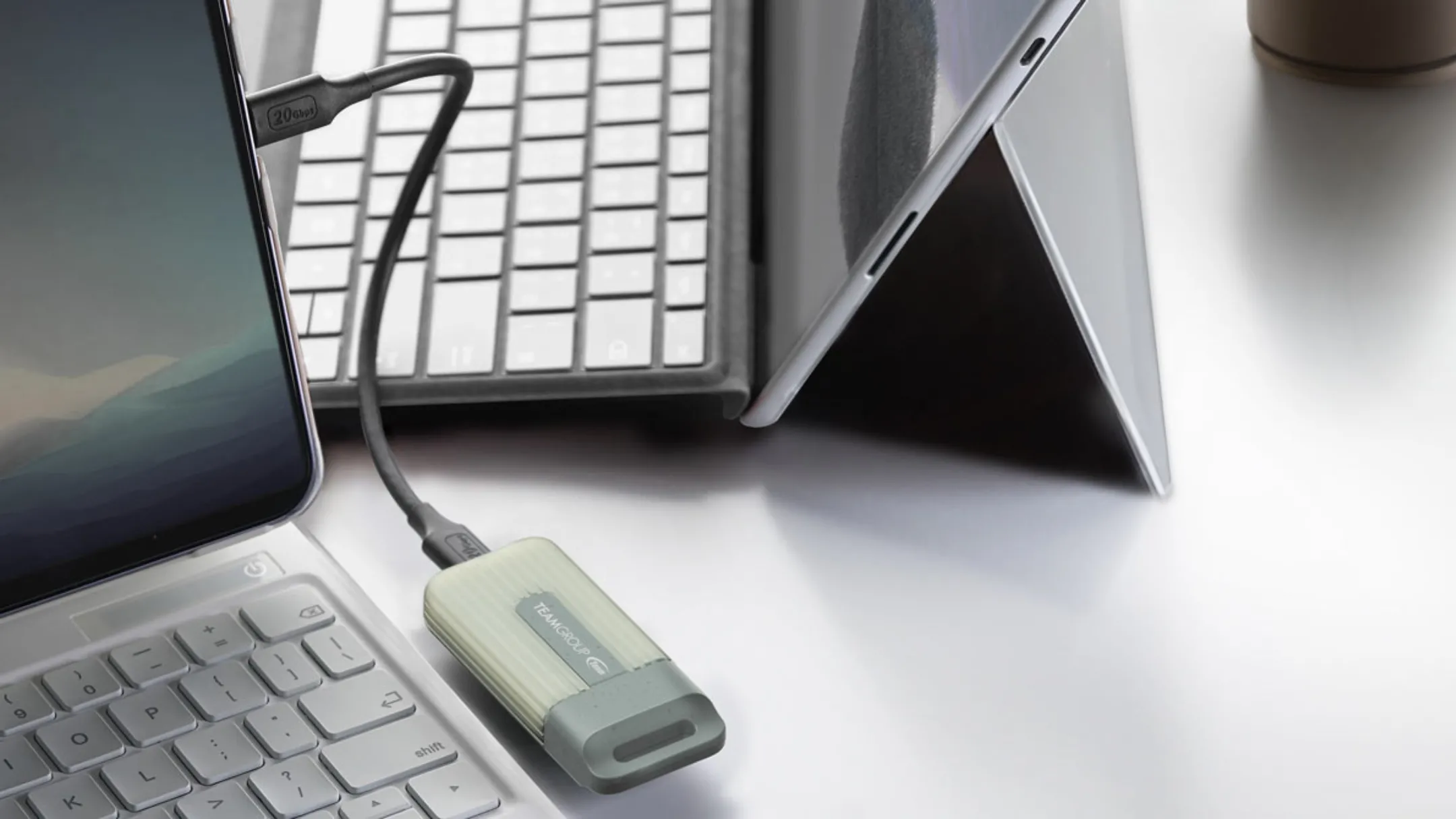 Hình ảnh cận cảnh SSD di động Team Group PD20 ECO 2TB USB-C siêu nhỏ gọn