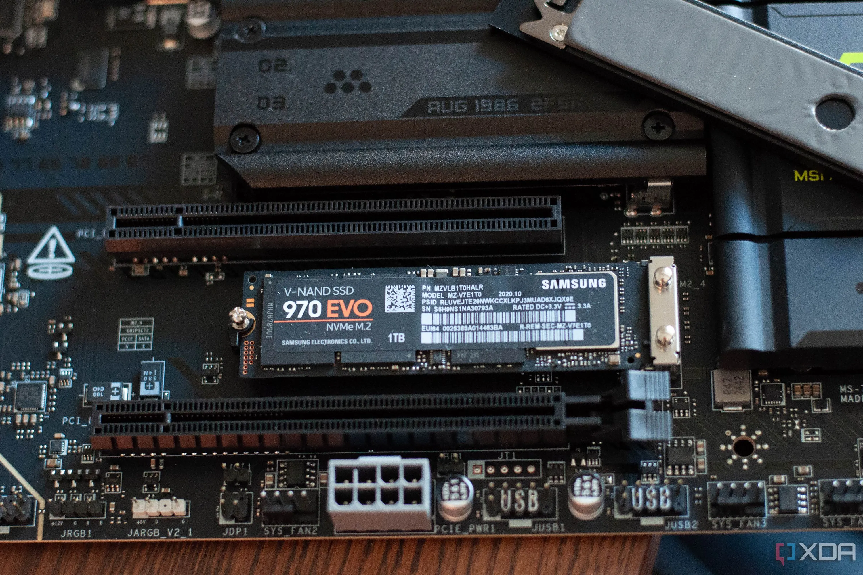Khe cắm M.2 NVMe trên bo mạch chủ MSI MAG X870E Tomahawk Wifi