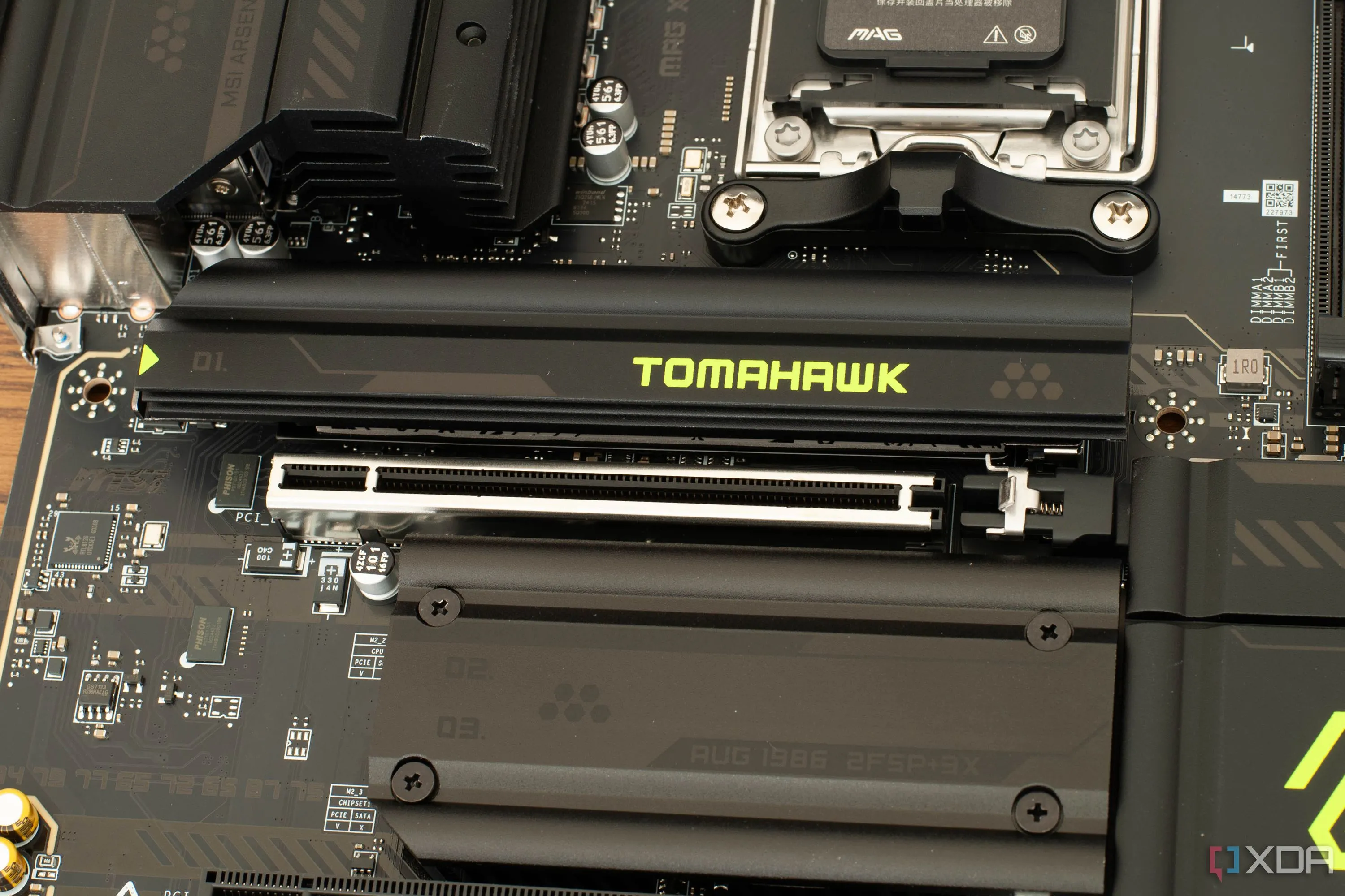 Khe cắm PCIe của bo mạch chủ MSI MAG X870E Tomahawk Wifi