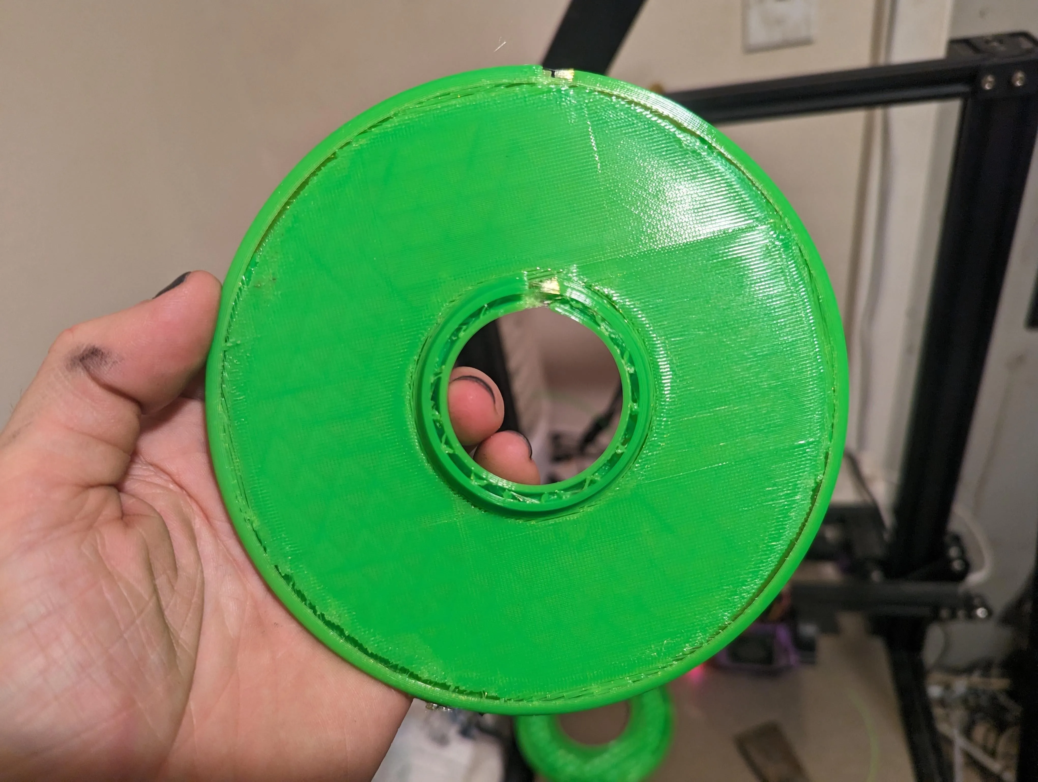 Khoảng trống lớn giữa lớp đệm và tường bên ngoài bản in 3D