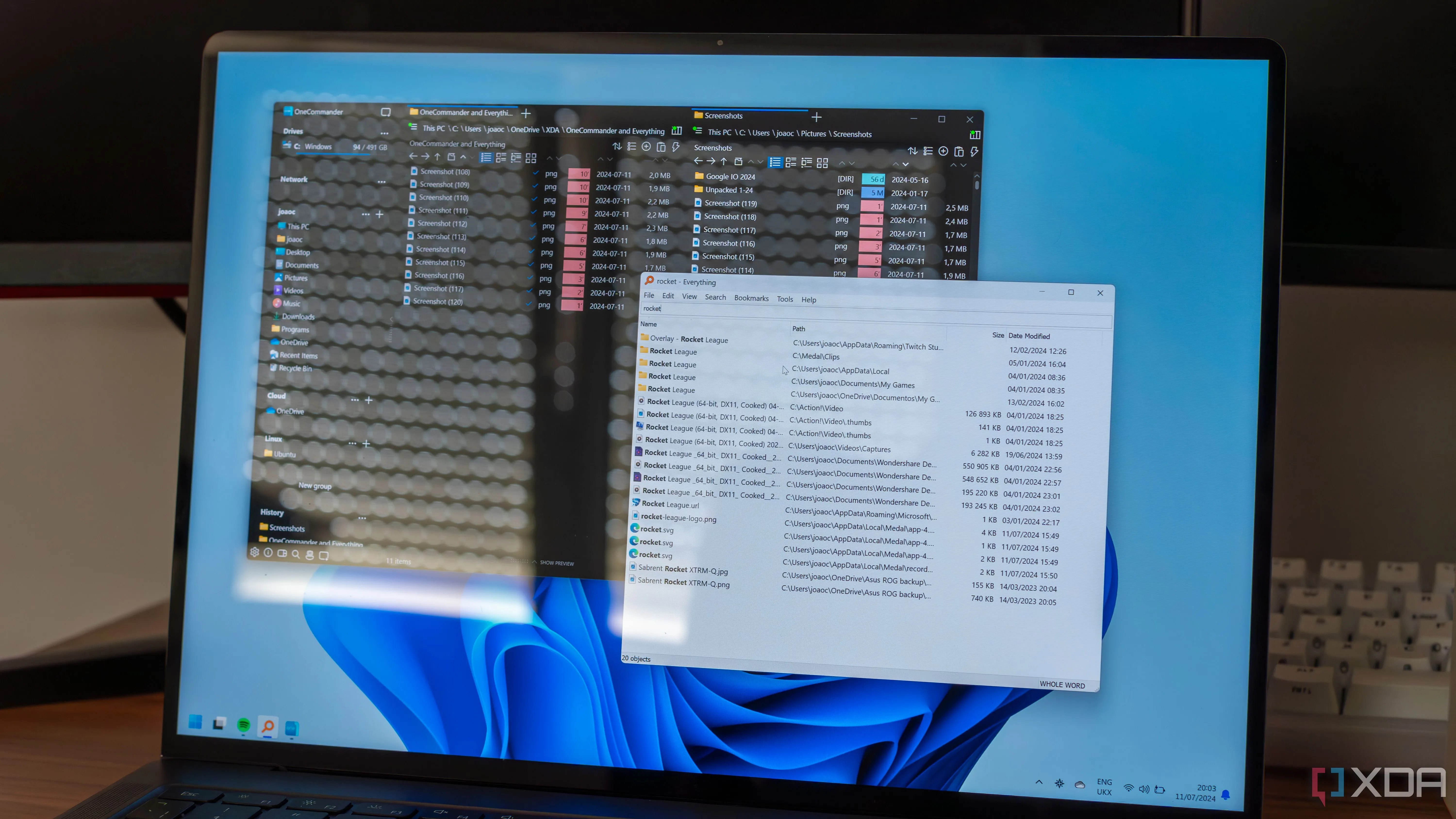 Laptop Windows 11 đang chạy OneCommander, một ứng dụng thay thế File Explorer
