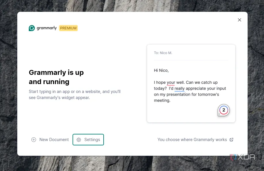 Màn hình hiển thị giao diện Grammarly Premium đang hoạt động trên Windows, minh họa khả năng kiểm tra ngữ pháp và chính tả nâng cao