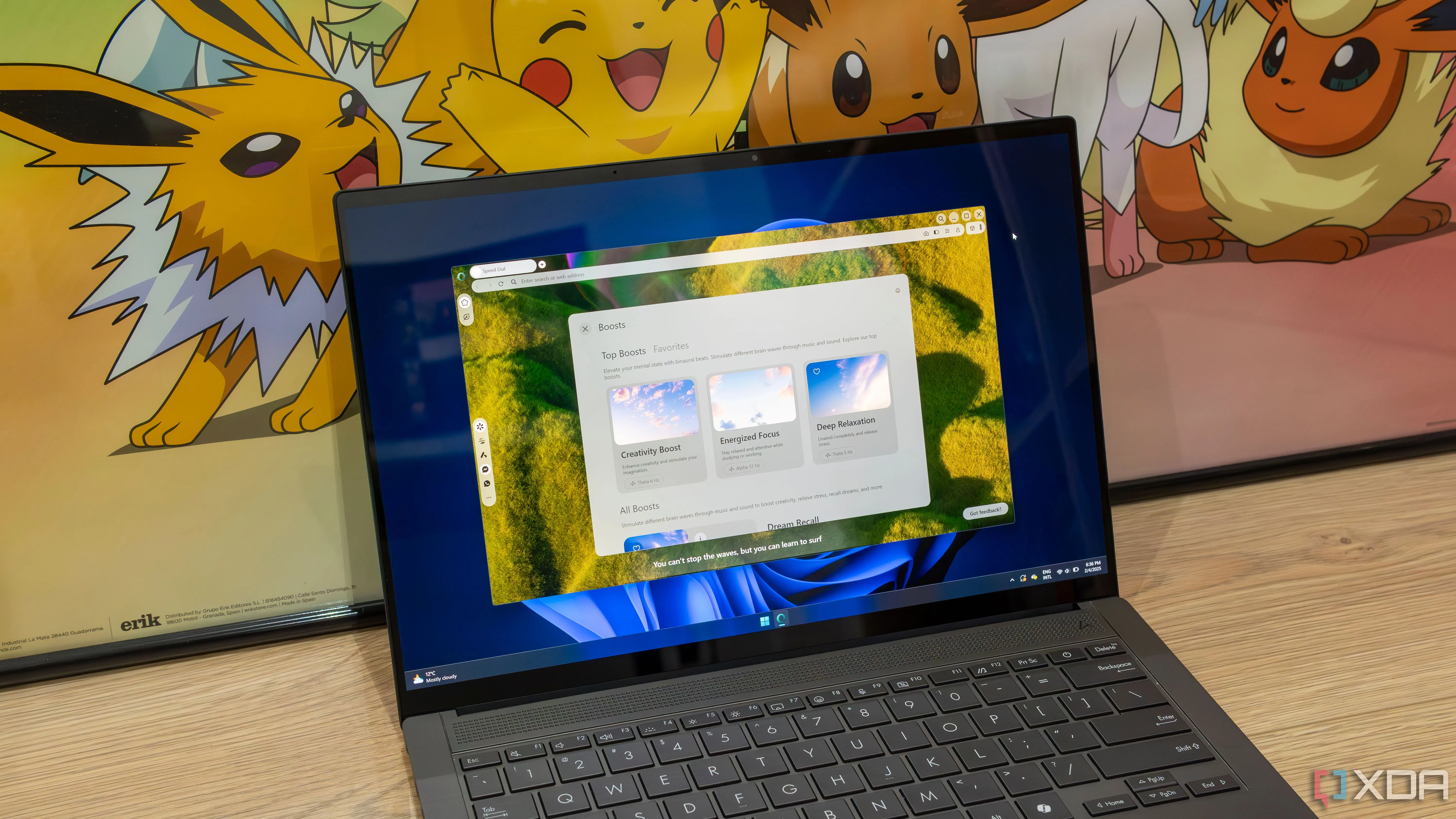 Màn hình laptop Windows 11 hiển thị giao diện trình duyệt Opera Air với các tính năng tăng cường.