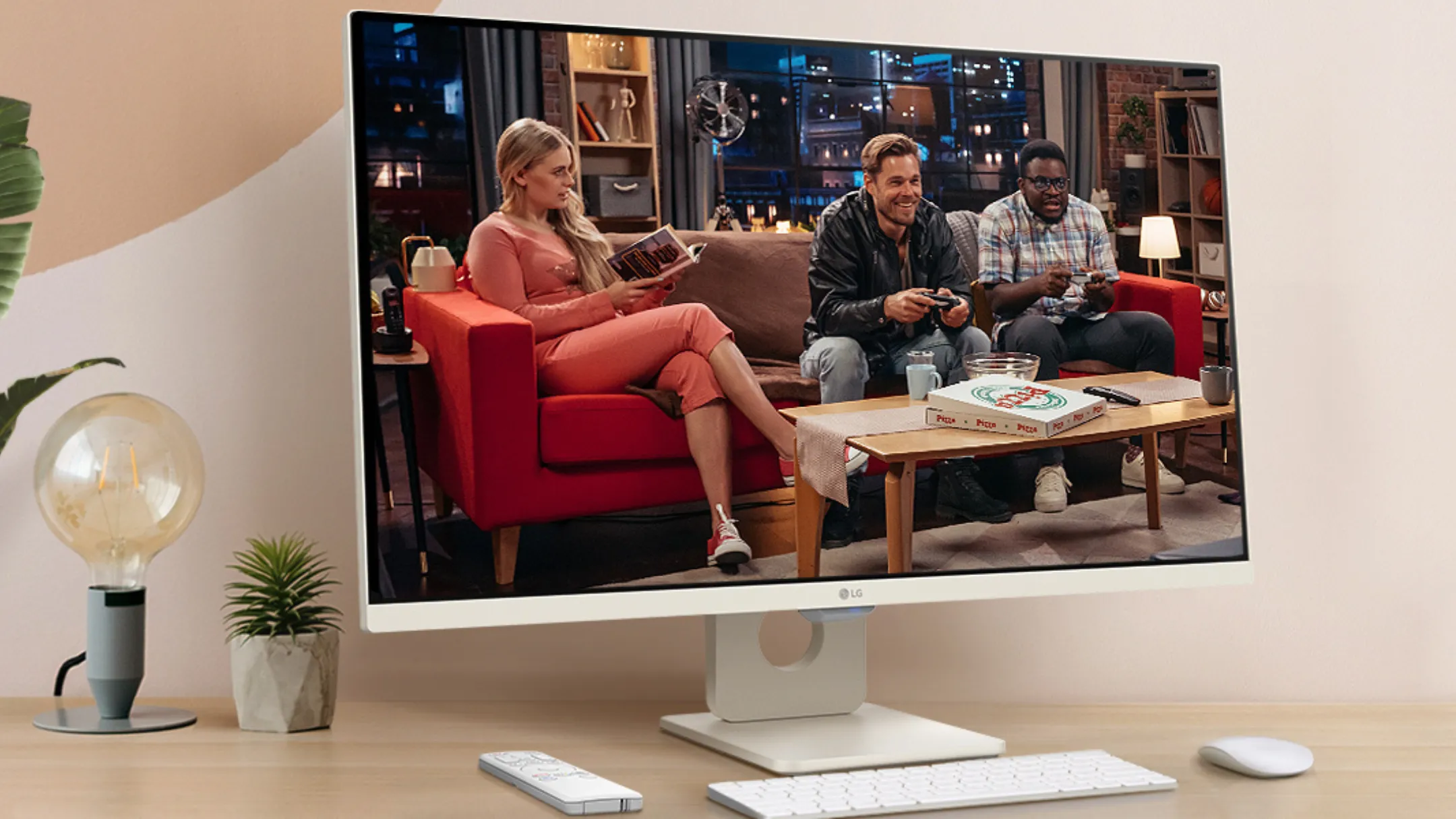 Màn hình LG MyView 27SR50F-W trên bàn làm việc, hiển thị giao diện webOS với các ứng dụng giải trí