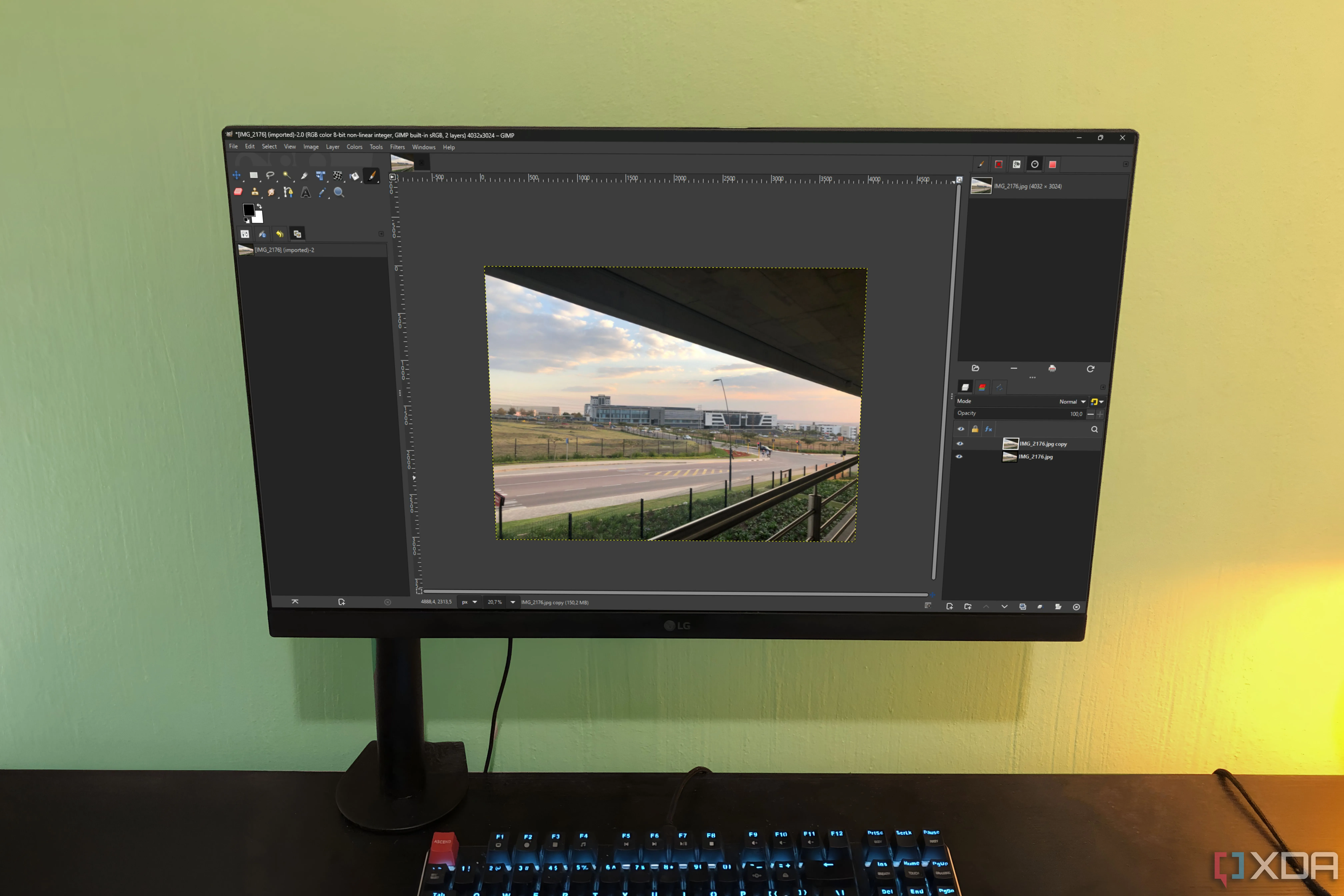 Image default