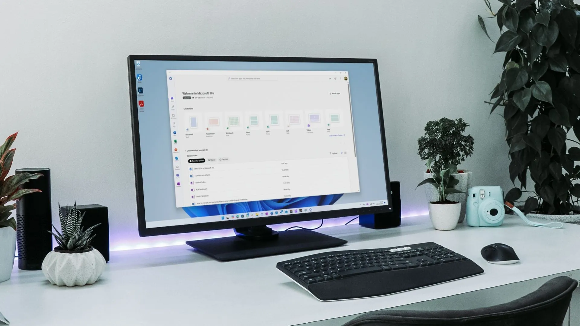 Màn hình rộng hiển thị giao diện Microsoft Office, đại diện cho bộ ứng dụng văn phòng Microsoft 365 giúp tăng cường năng suất làm việc trên Windows