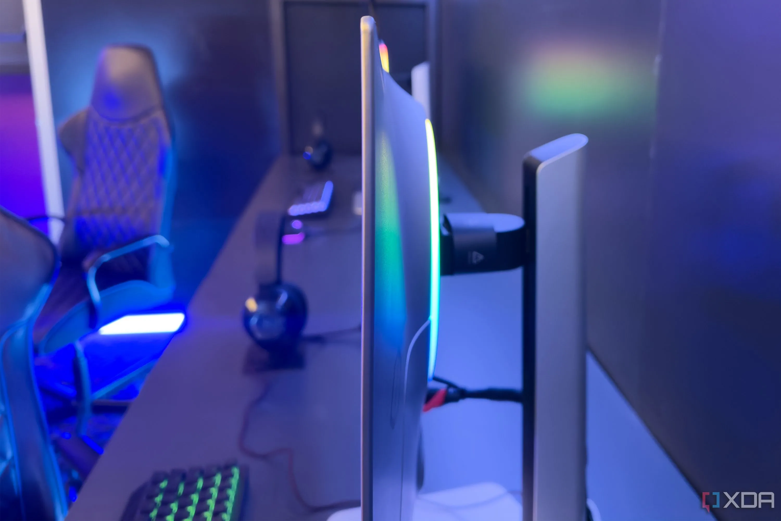 Màn hình Samsung Odyssey OLED G6 500Hz, biểu tượng cho sự phát triển của công nghệ màn hình gaming và tiềm năng 8K.
