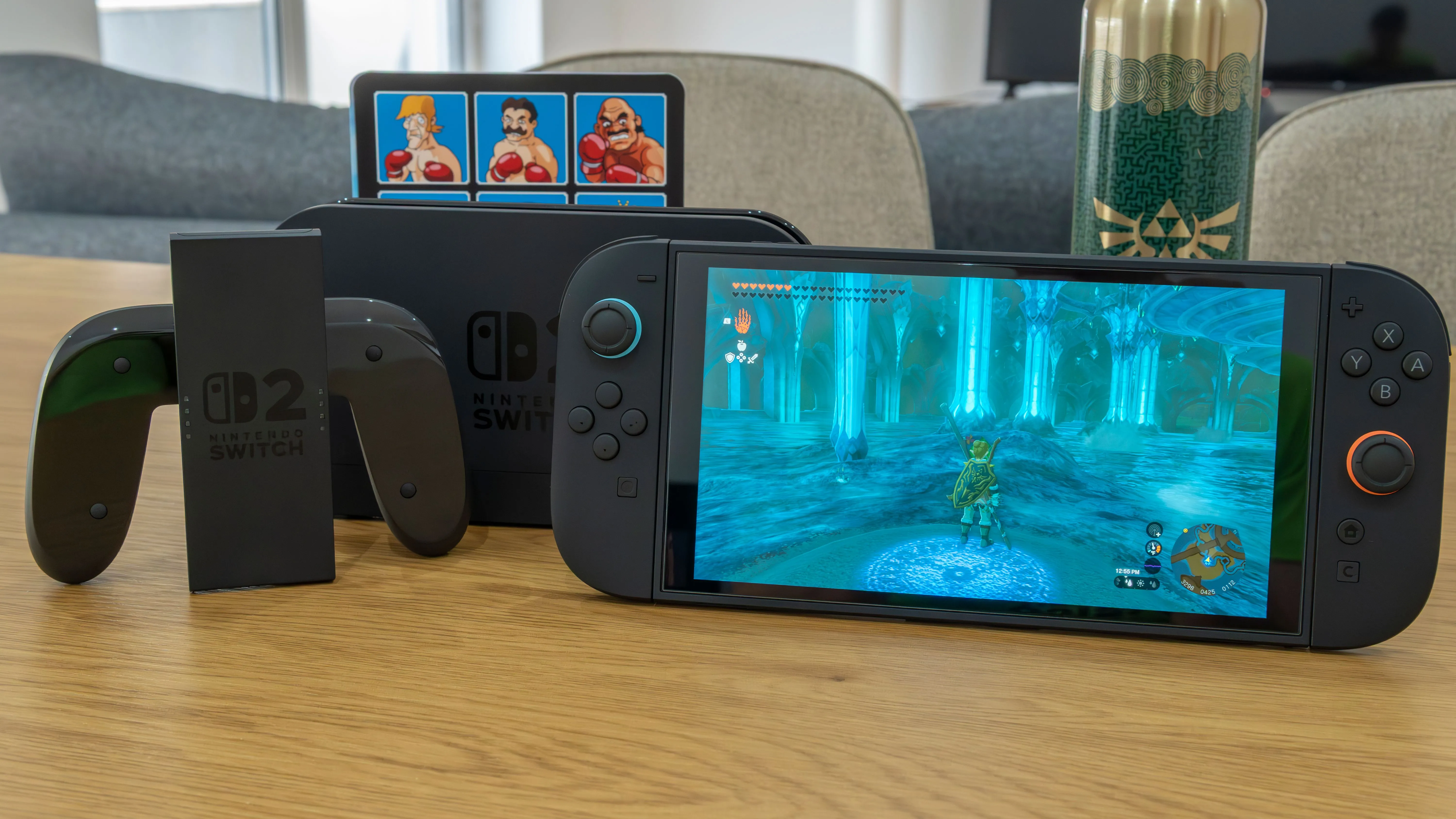 Máy chơi game Nintendo Switch 2 với dock và Joy-Con, minh họa khả năng chạy DLSS Lite để tối ưu hiệu suất.