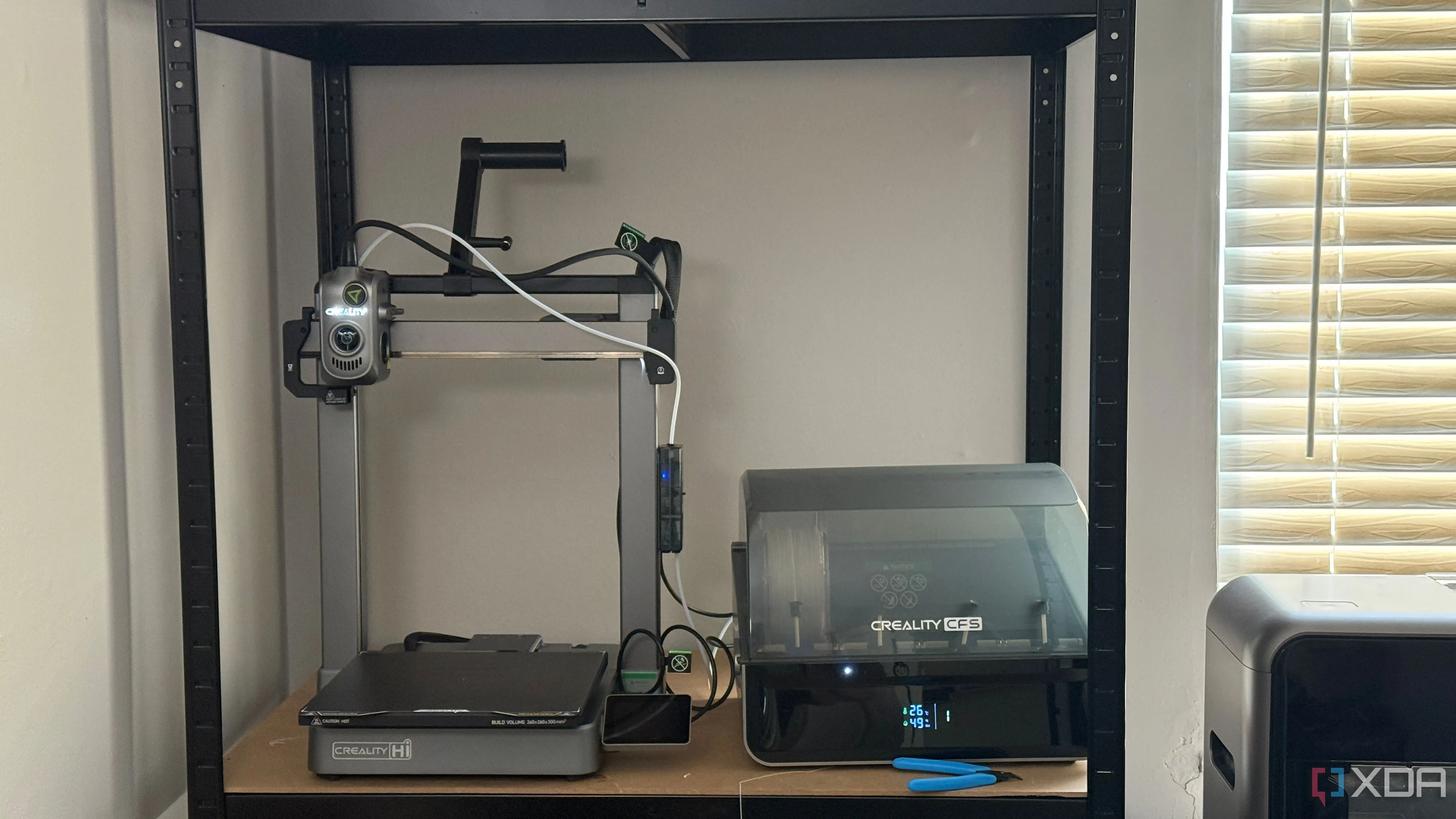 Máy in 3D Creality Hi Combo đang hoạt động