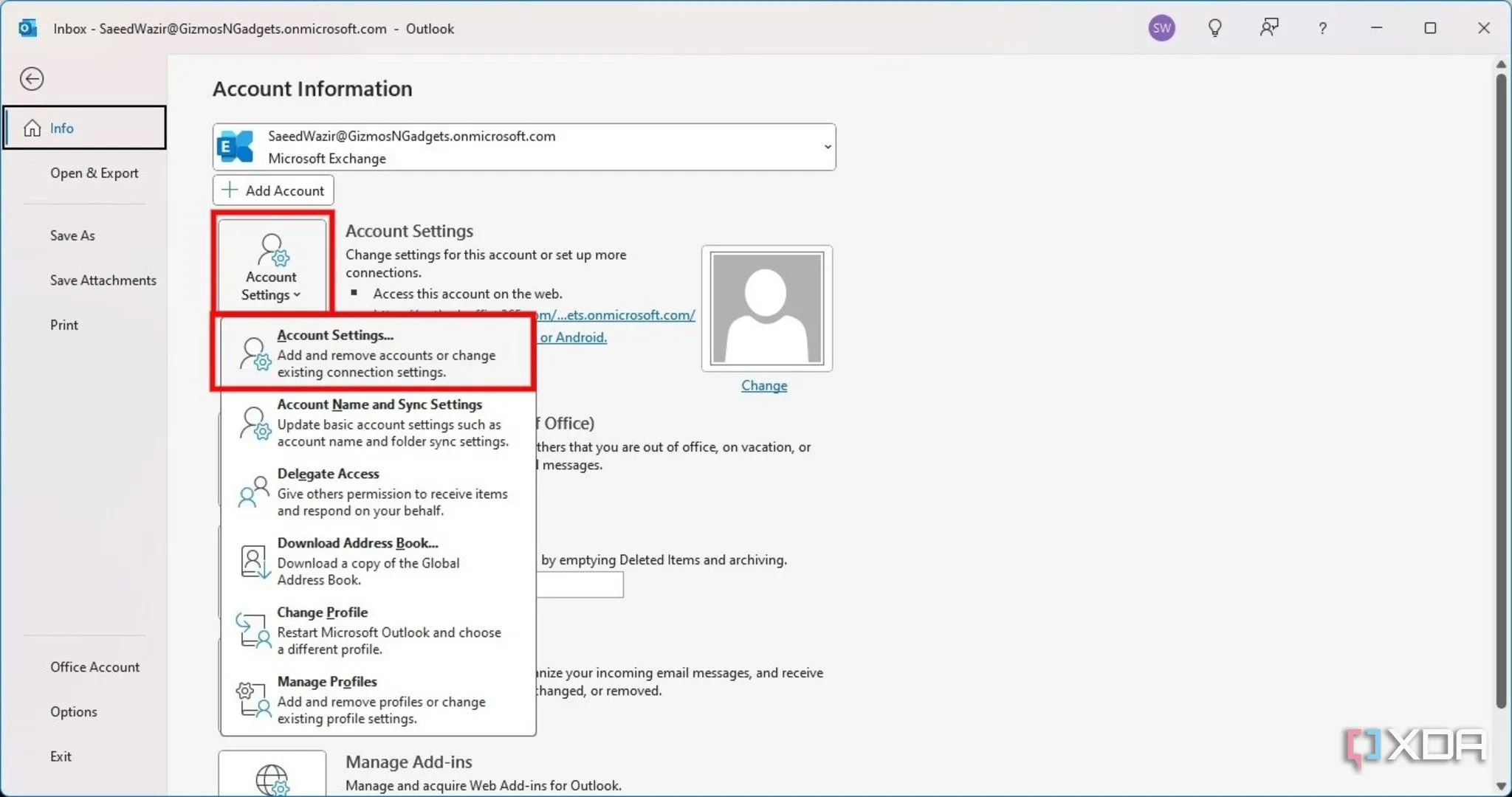 Menu &quot;Account Settings&quot; trong Outlook Classic, với tùy chọn &quot;Account Settings&quot; được mở rộng