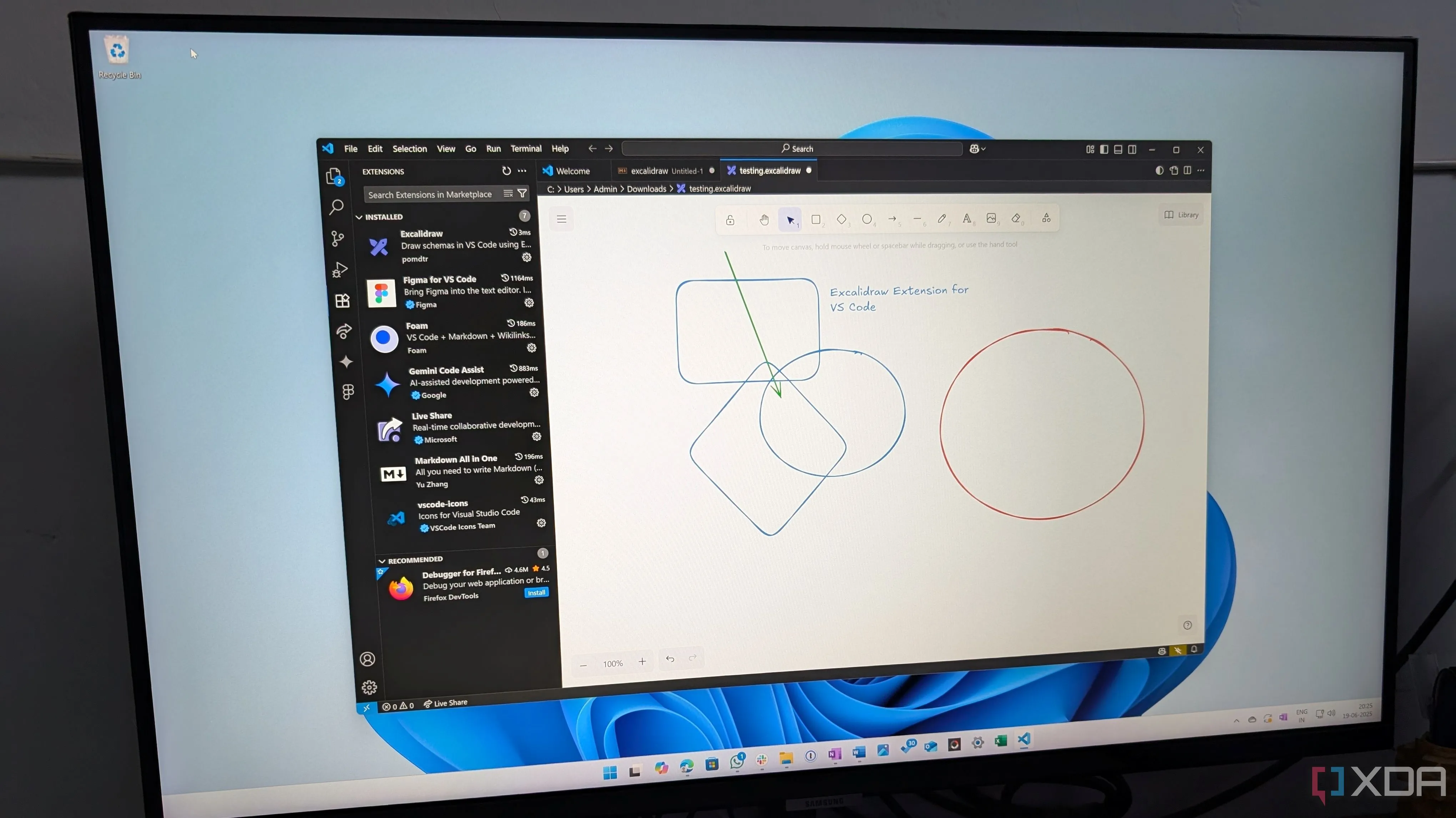 Minh họa giao diện VS Code với các extension mở rộng khả năng của IDE
