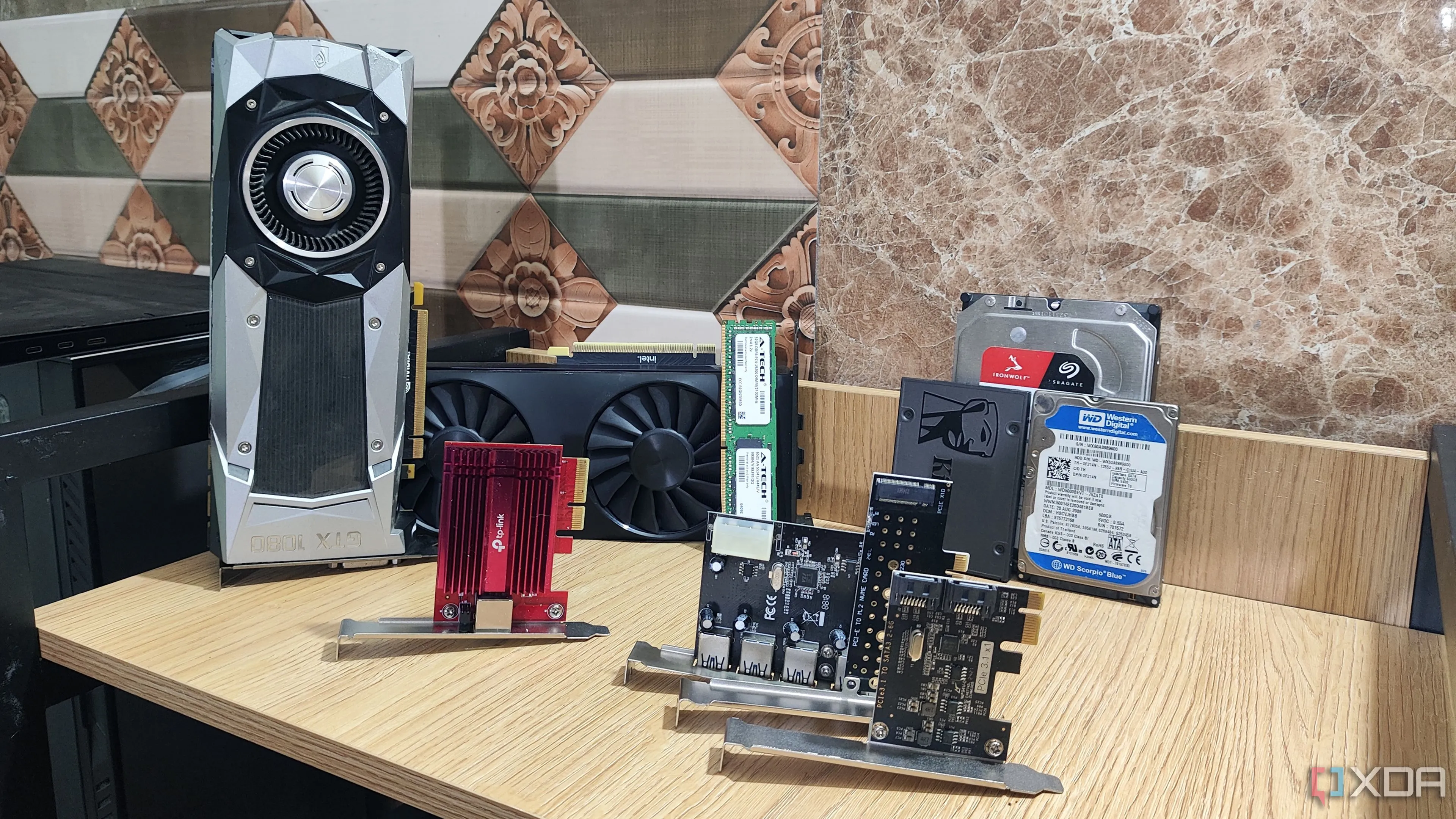 Một bo mạch chủ máy chủ tại gia với nhiều chip và linh kiện, thể hiện khả năng nâng cấp máy chủ cá nhân để chạy Collabora Online