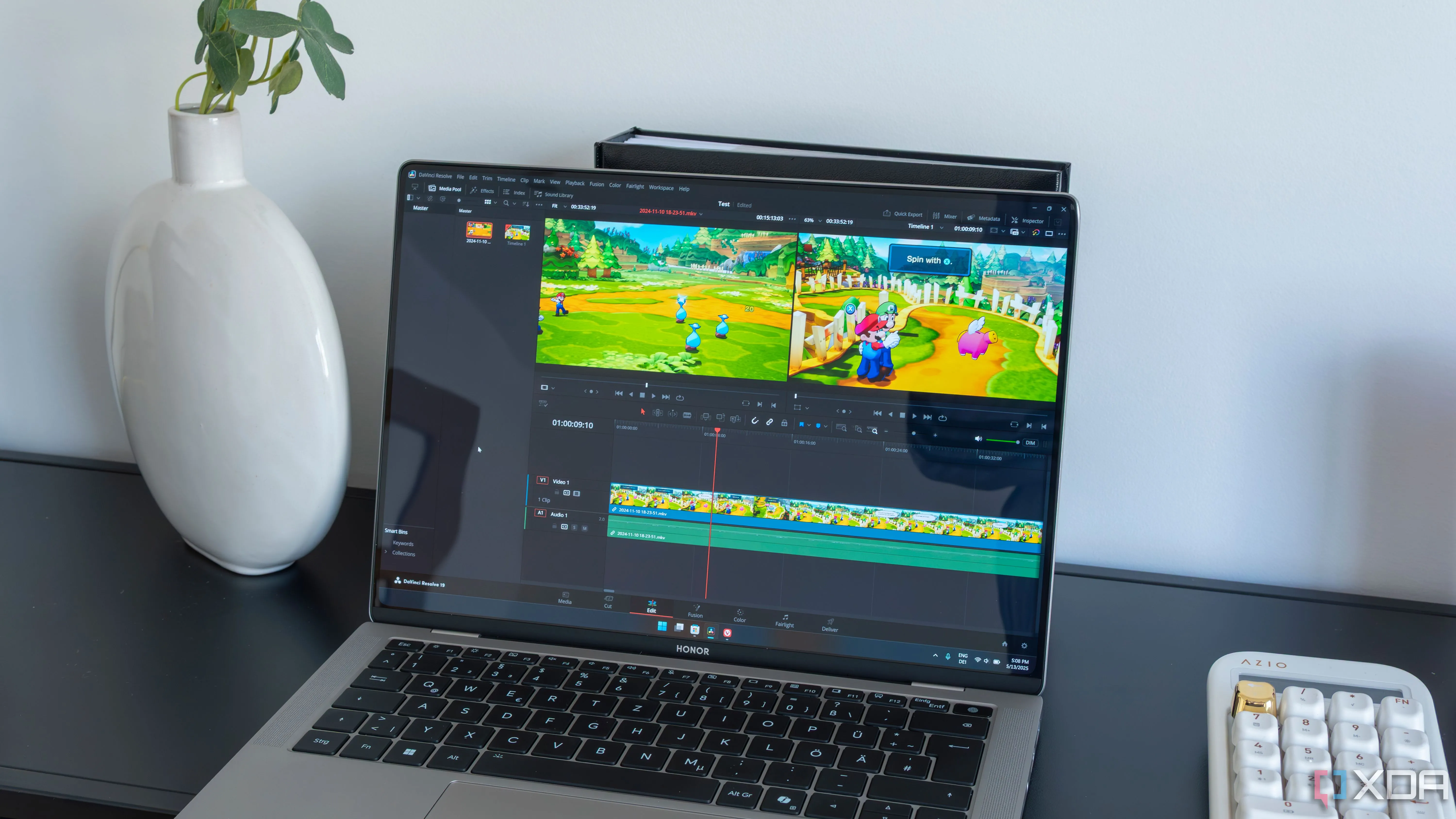 Một chiếc laptop đang chạy DaVinci Resolve, phần mềm chỉnh sửa video chuyên nghiệp miễn phí được đánh giá cao cho người dùng cá nhân và các nhà sáng tạo nội dung