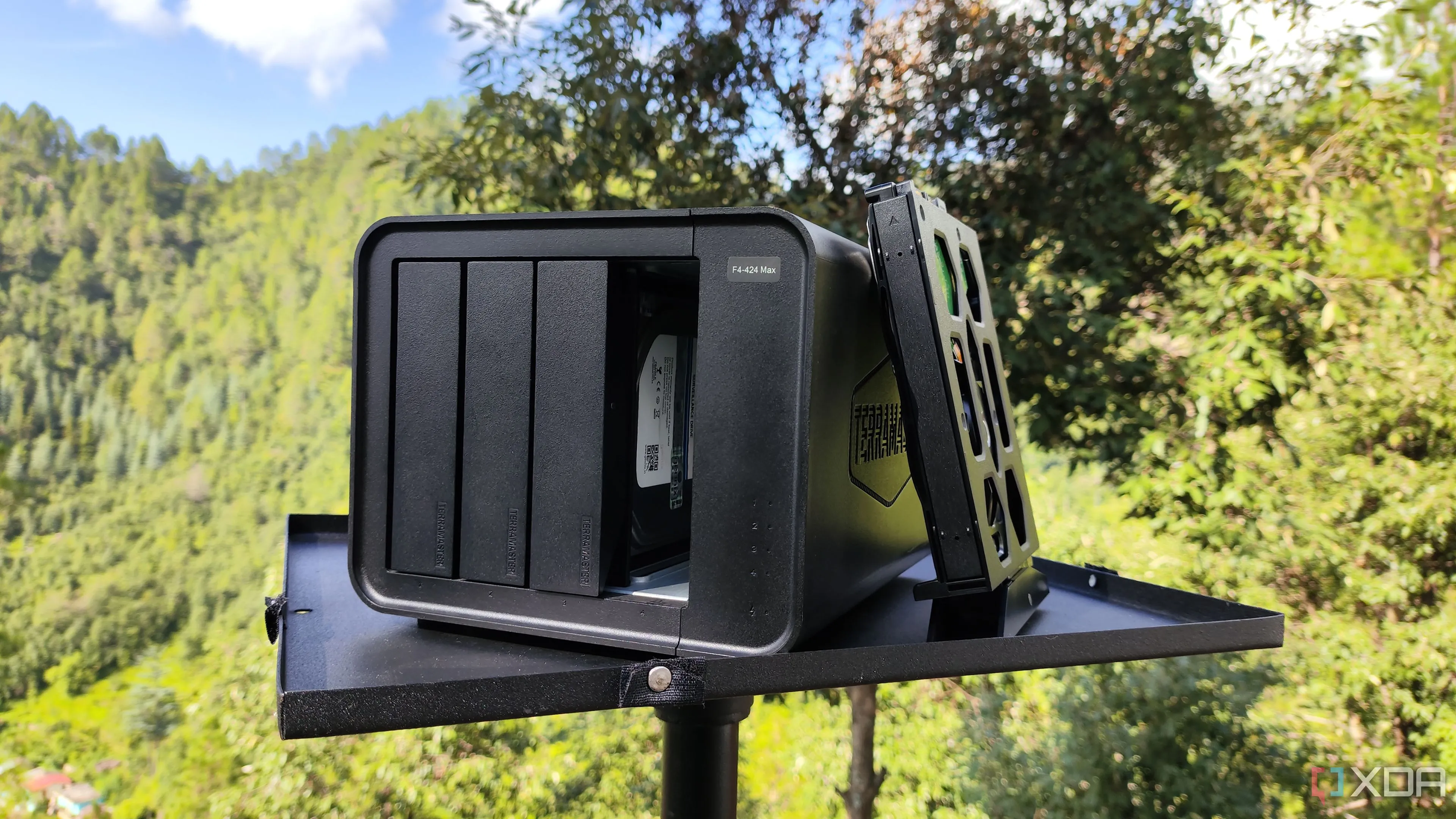 Một NAS TerraMaster F4-424 Max