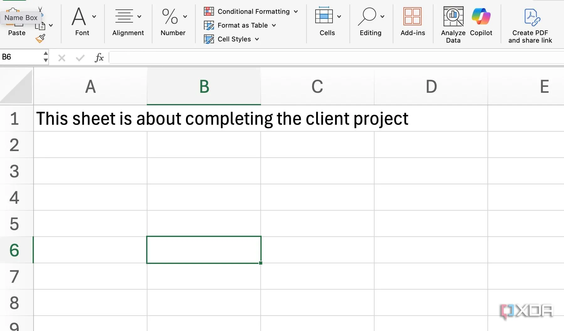 Nhiều người dùng cộng tác và chia sẻ bảng tính Excel, minh họa lợi ích của README sheet trong làm việc nhóm