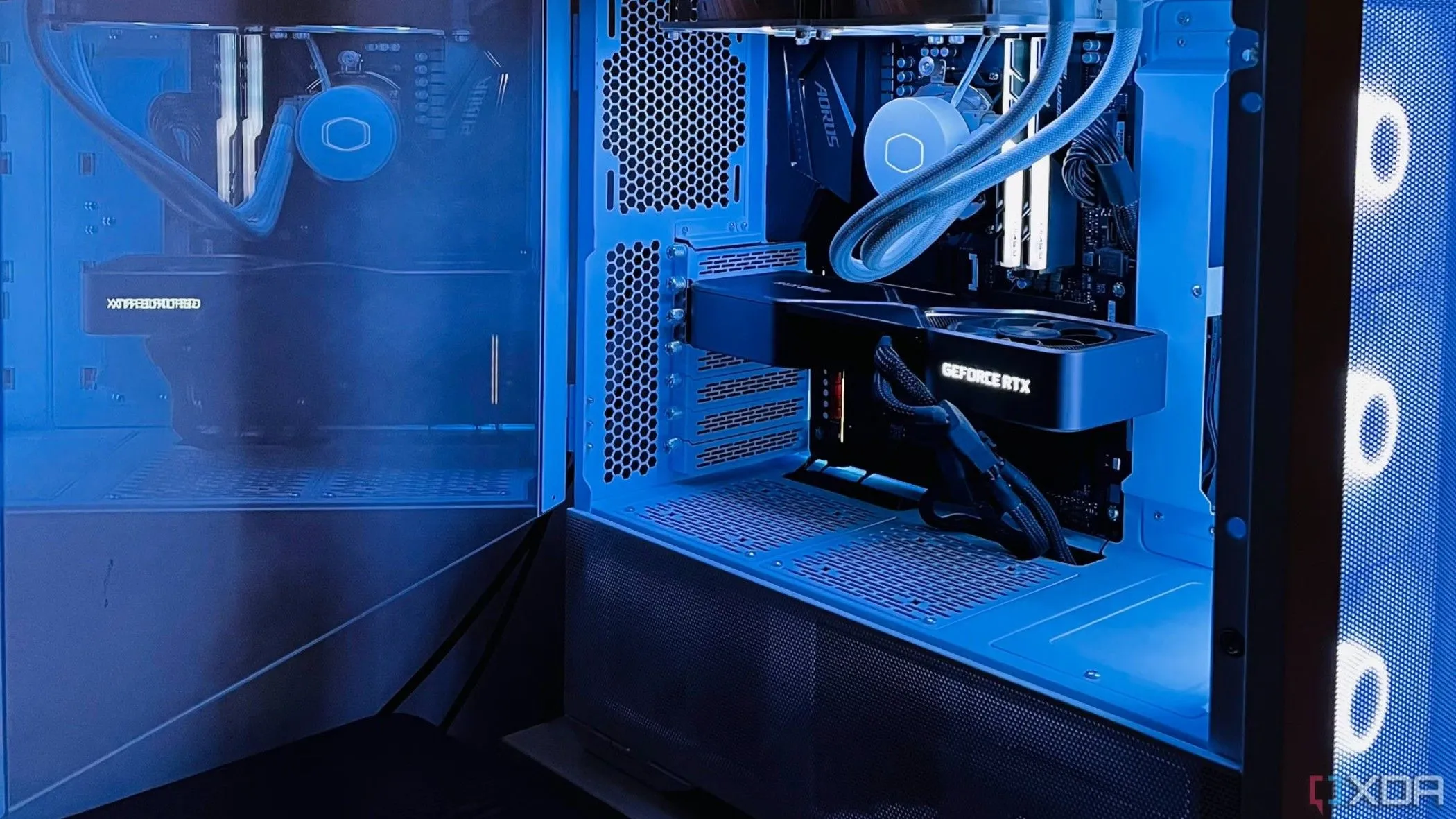 PC gaming hiệu năng cao với card đồ họa RTX 3080 và CPU Ryzen 7 5700X