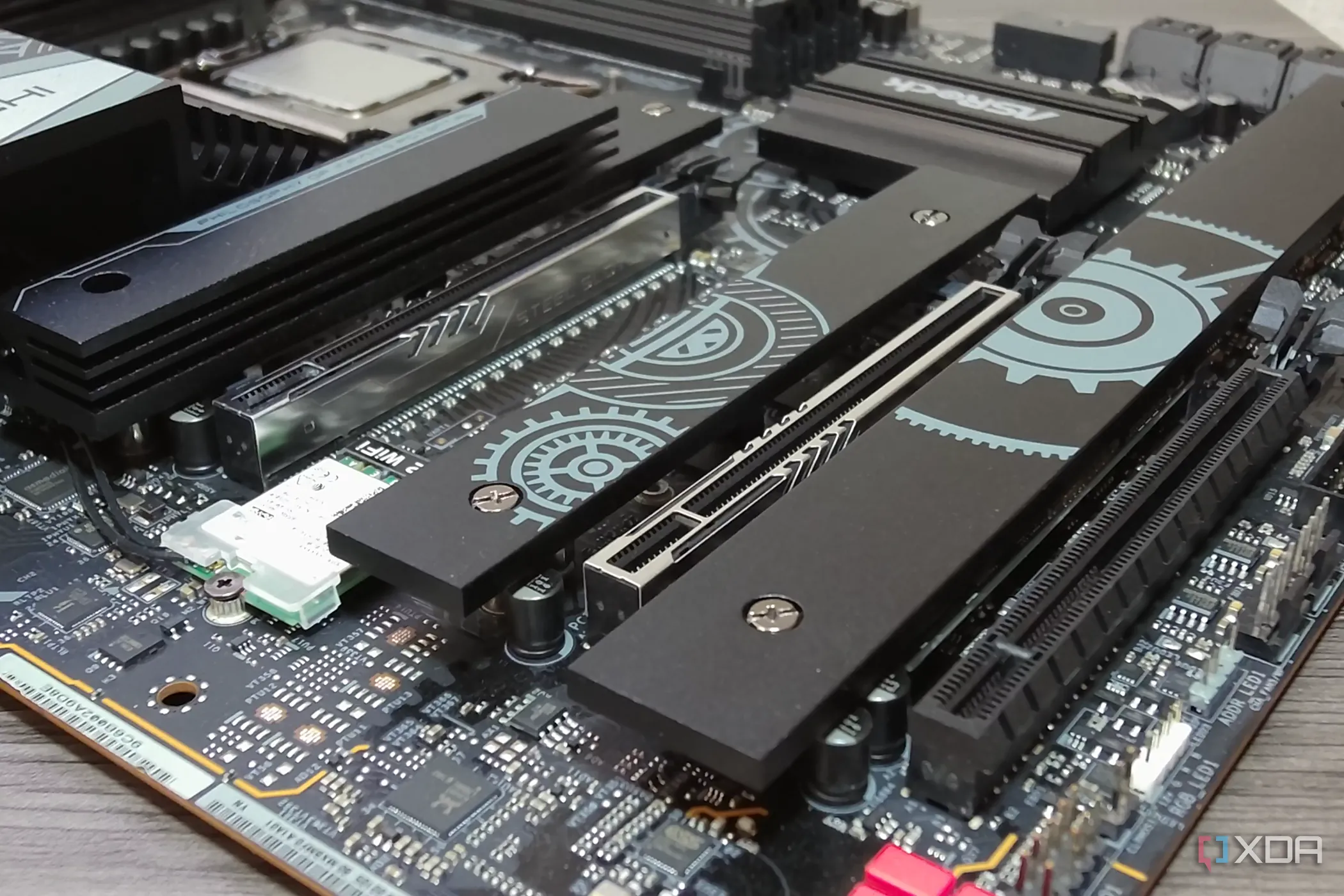 Tản nhiệt M.2 của mainboard Z790 Taichi Lite