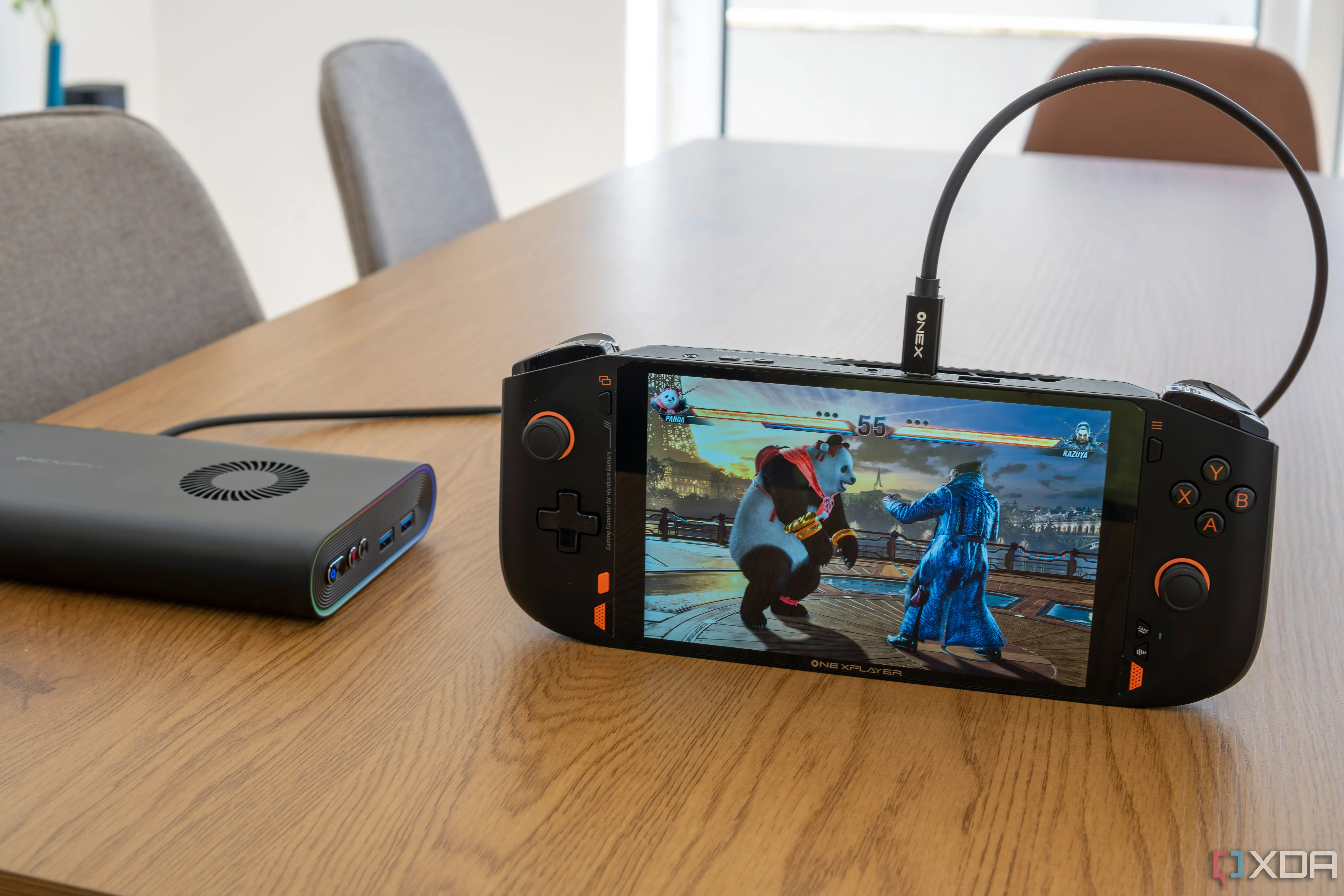 Thiết bị chơi game cầm tay One Cplayer Mini Pro kết nối eGPU chạy game Tekken 8