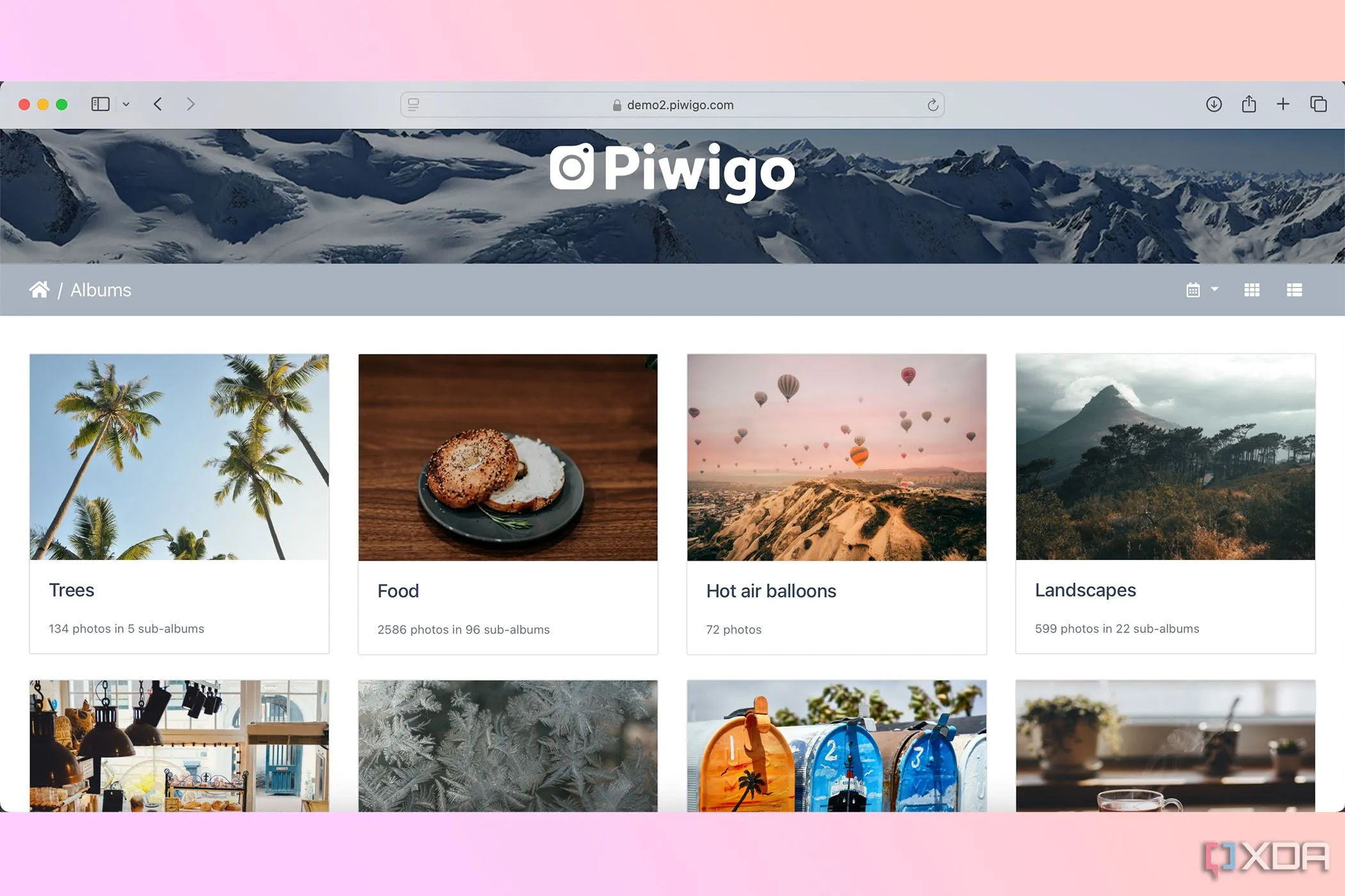 Thư viện ảnh trên giao diện Piwigo với các album được sắp xếp gọn gàng