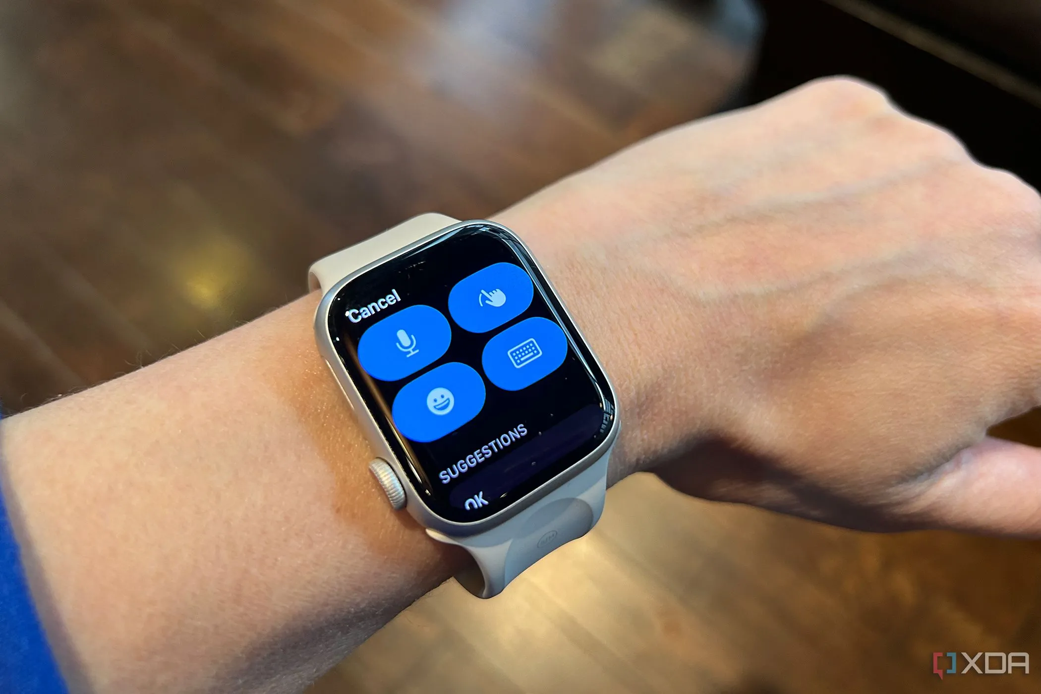 Ứng dụng Facebook Messenger trên Apple Watch, minh họa sự cố mất dịch vụ của Meta (Facebook)