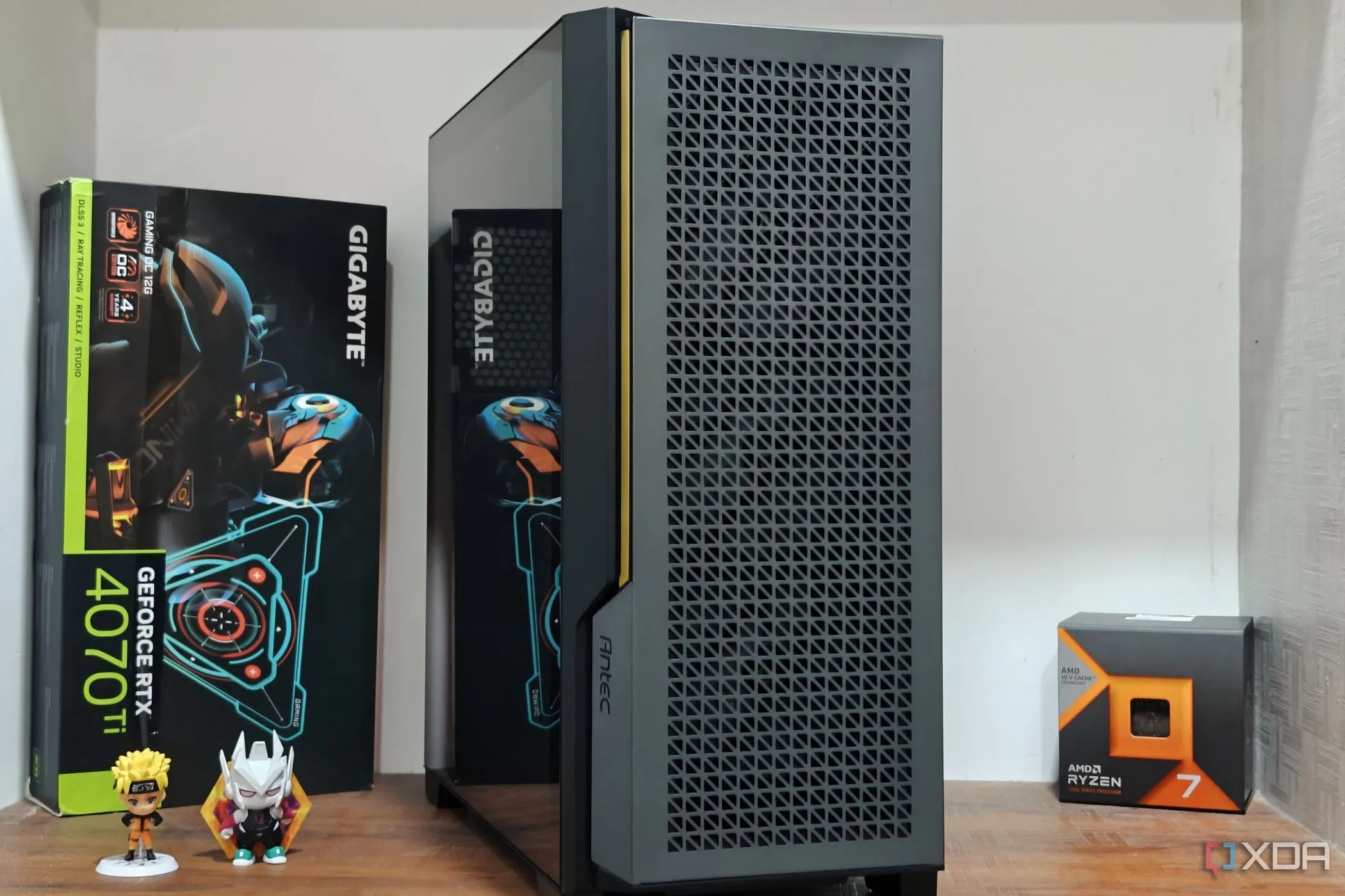 Vỏ case Antec P20C ARGB cùng card đồ họa và CPU rời, minh họa cho PC gaming build sẵn chất lượng