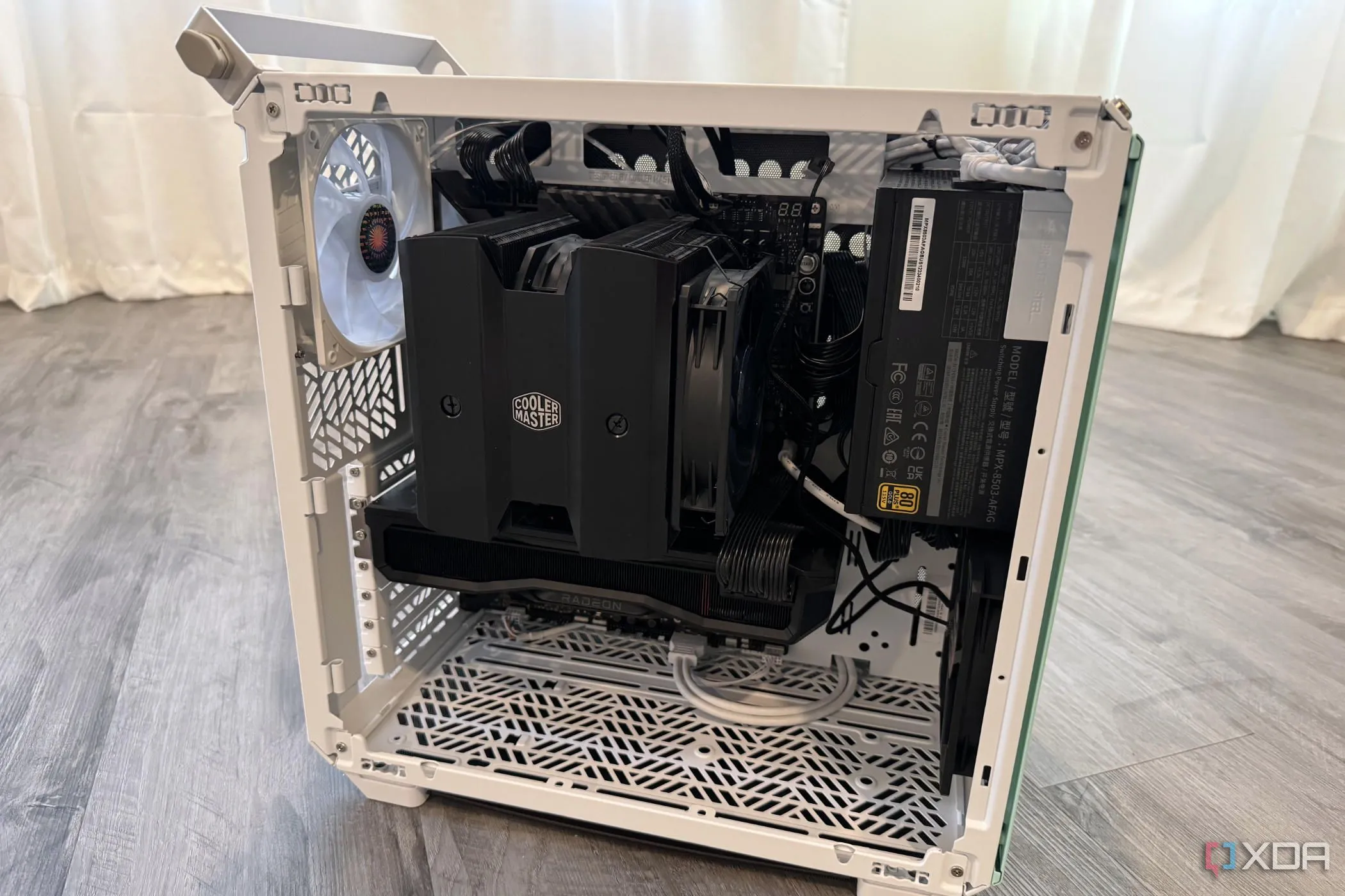 Vỏ case Cooler Master Qube 500 hoàn thiện không có mặt bên